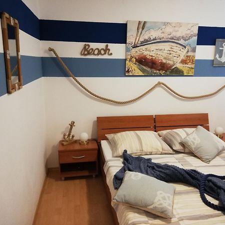Apartments Eti Bol Eksteriør bilde