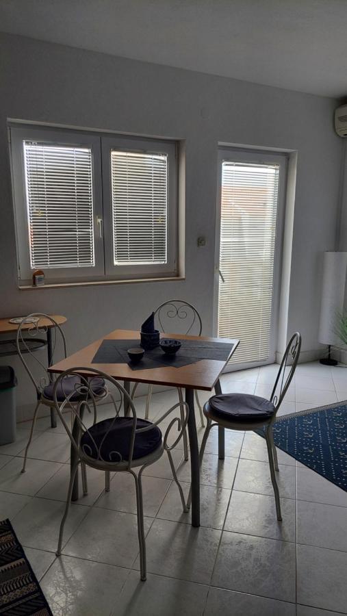Apartments Eti Bol Eksteriør bilde