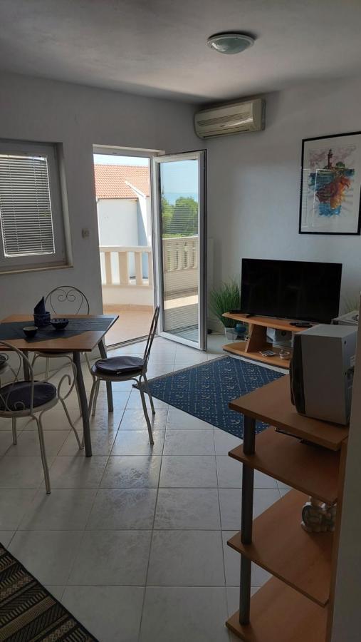 Apartments Eti Bol Eksteriør bilde