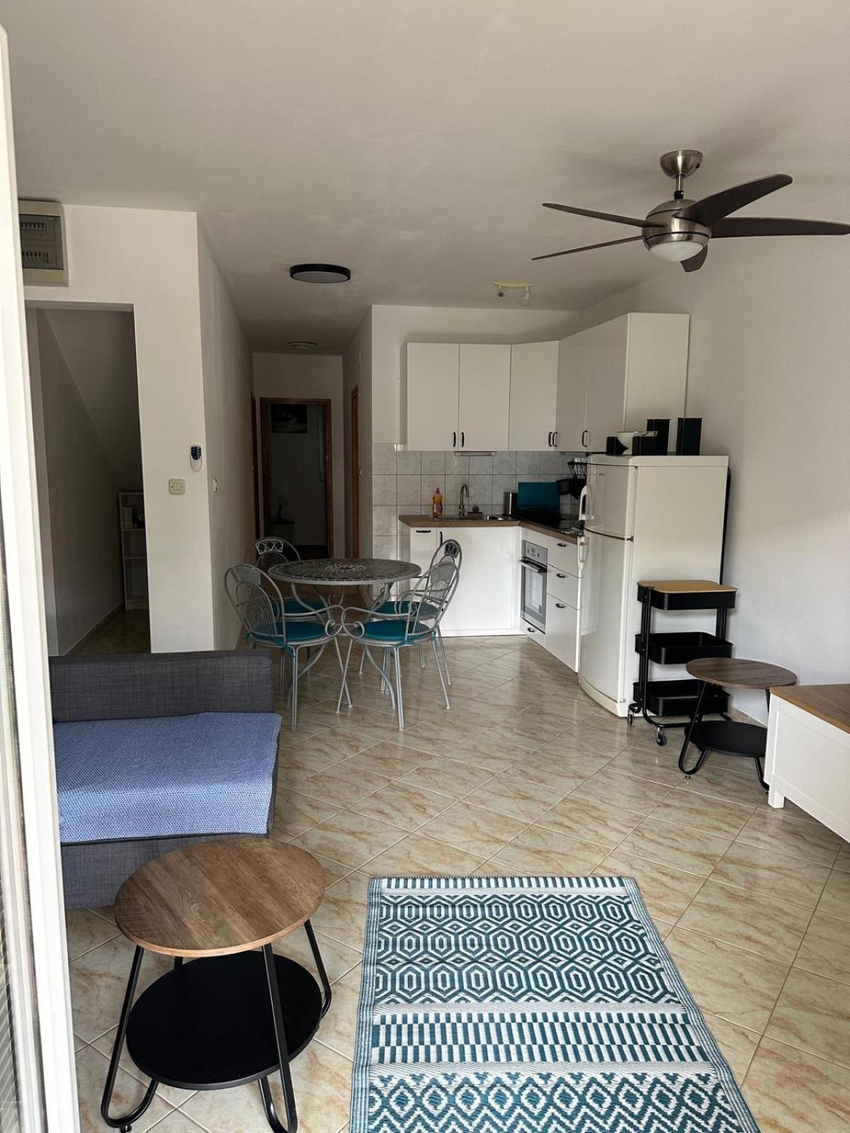 Apartments Eti Bol Eksteriør bilde